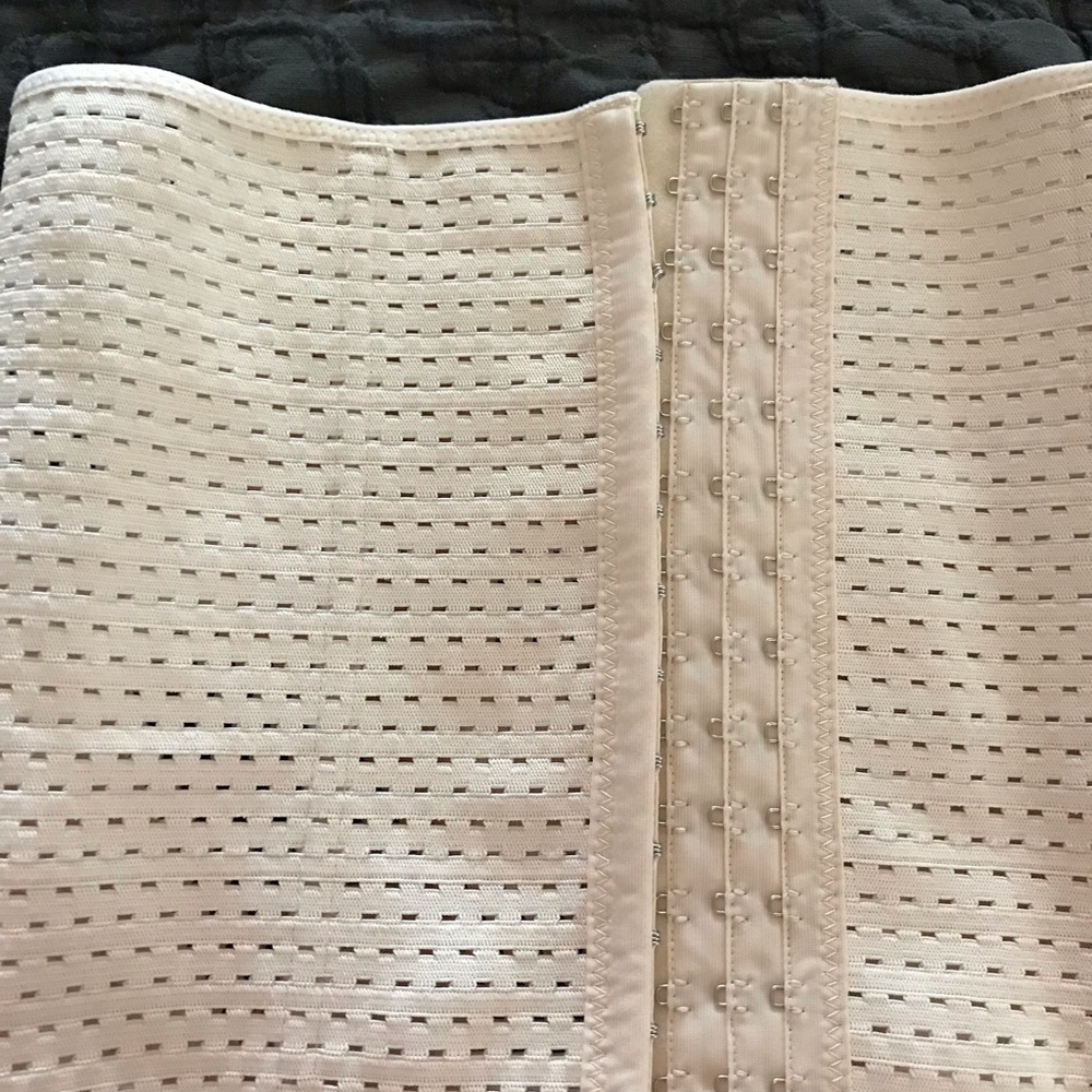 Waist trainer